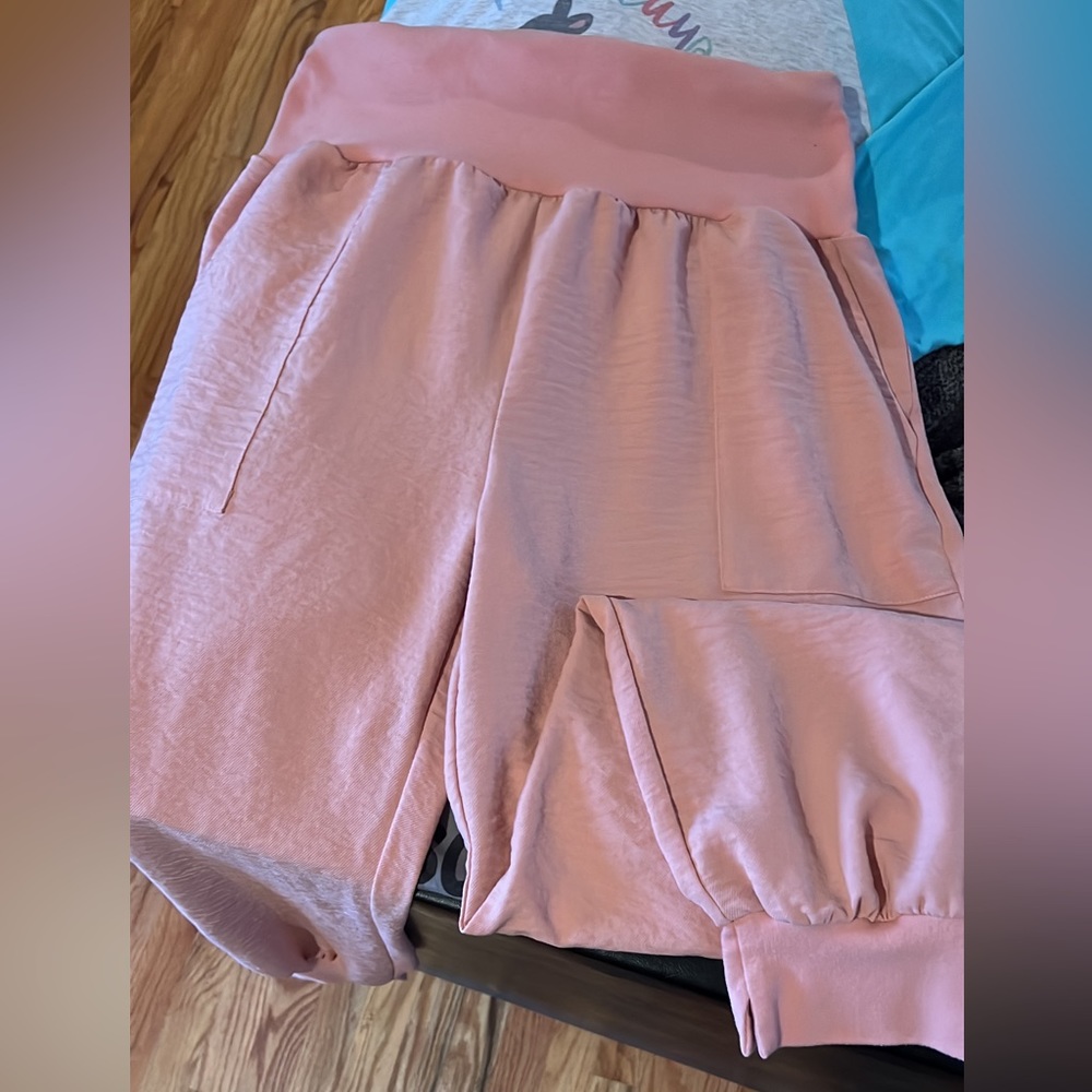 Pink joggers - Picture 2 of 3